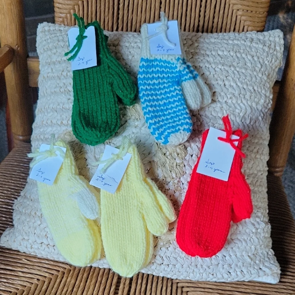 Handmade mittens, size 2-4 years